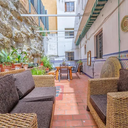 El Patio De La Muralla Кордова