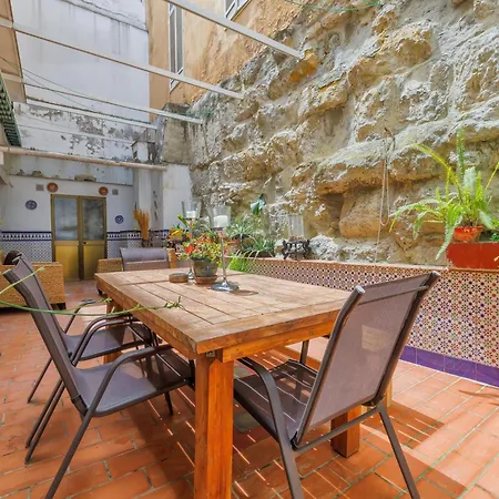 Apartament El Patio De La Muralla *